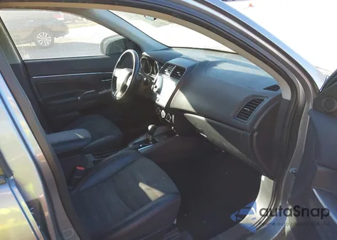 2018 Mitsubishi Outlander Sport 2.4 Se z USA, uszkodzony, nr VIN JA4AP3AW4JU003654